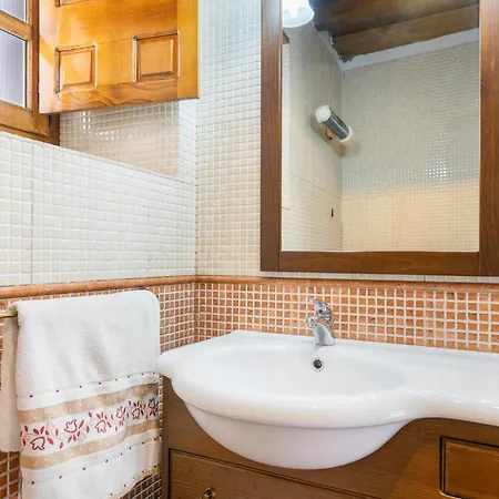 Casa De Aldea La Quintana Lantställe